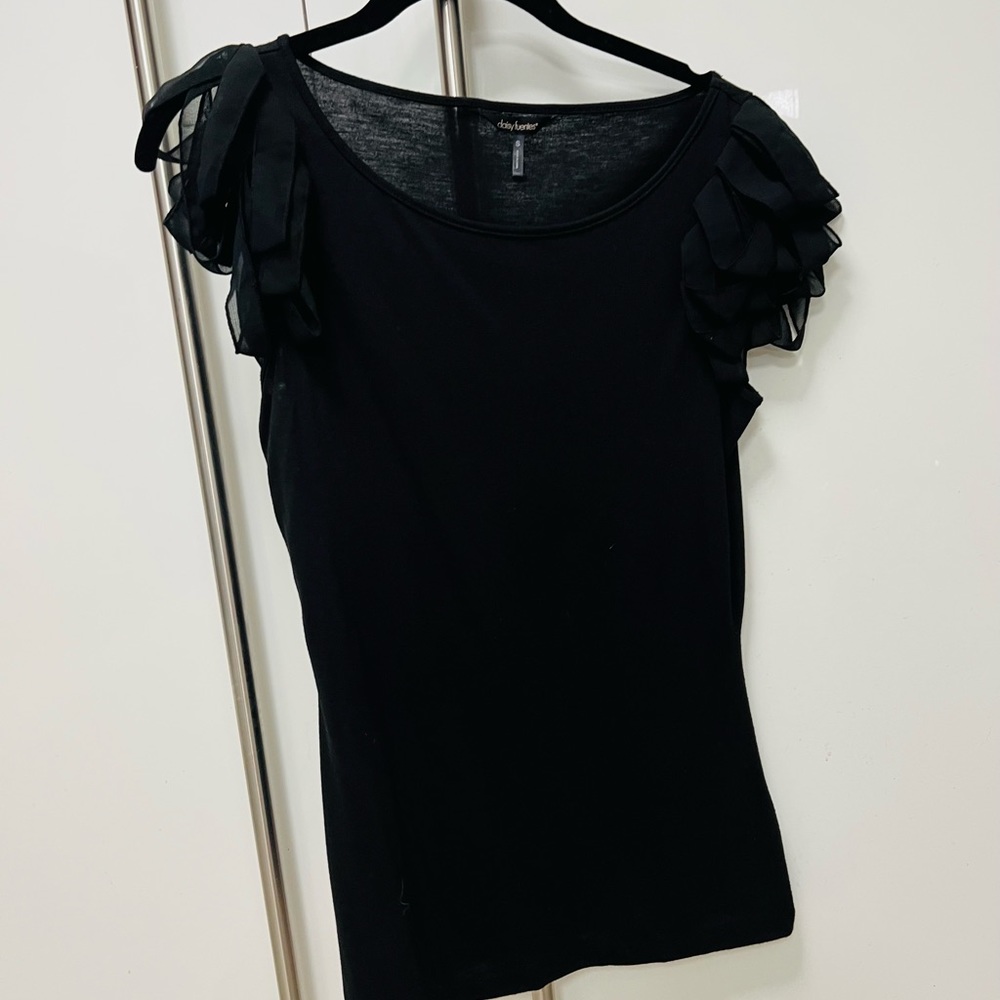 NWOT Daisy Fuentes Short Sleeve Top Black Size Small
